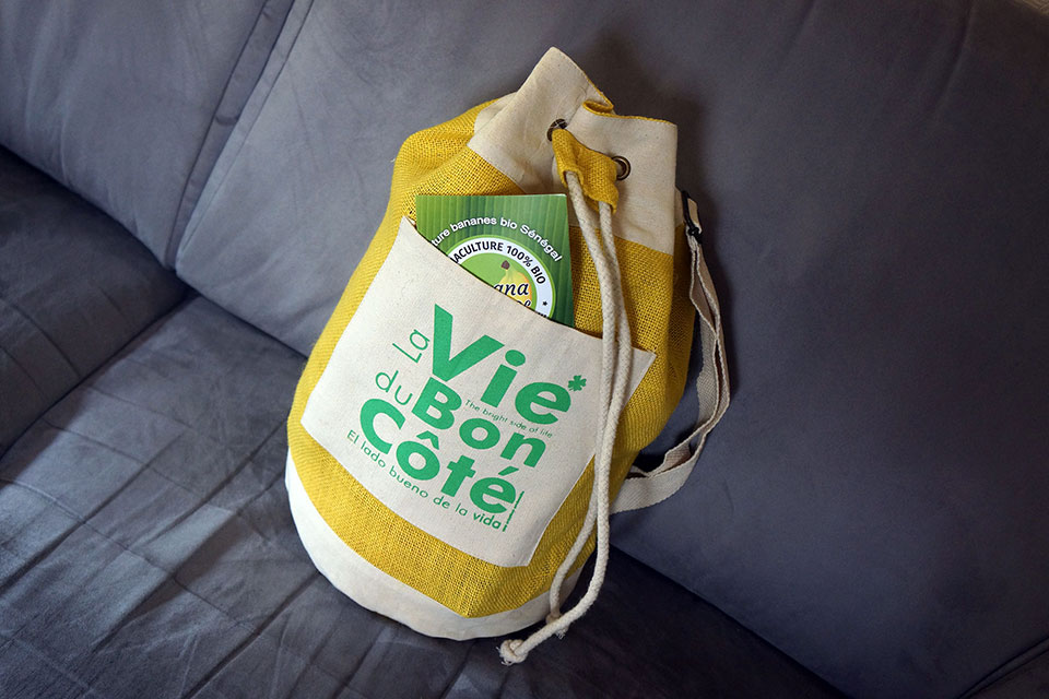 magnifique sac marin pour la plage de couleur jaune et vert en toile de jute et coton design original création arvimedia guy degoutte